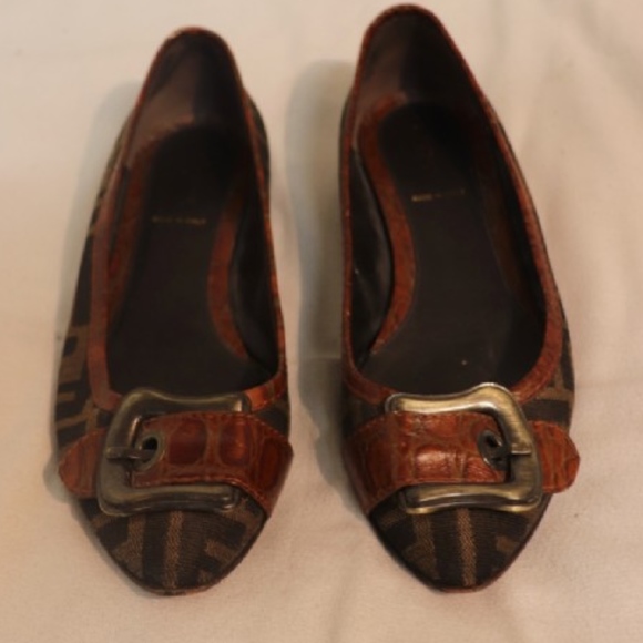 Fendi Printed Flats Authentic - Picture 2 of 5